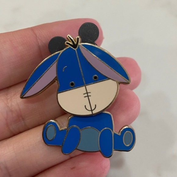 Eeyore Disney Trading Pin - Picture 1 of 3